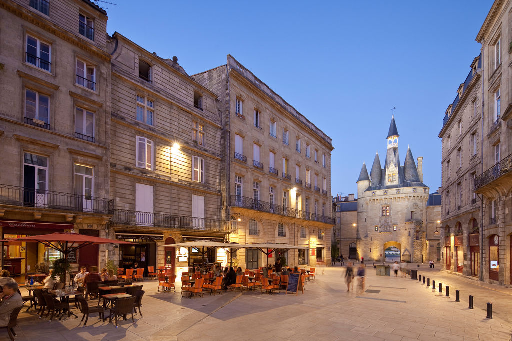 France, Gironde, Bordeaux, area listed as World Heritage by UNESCO, Place du Palais and Porte Cailhau (Cailhau Gate), 1495