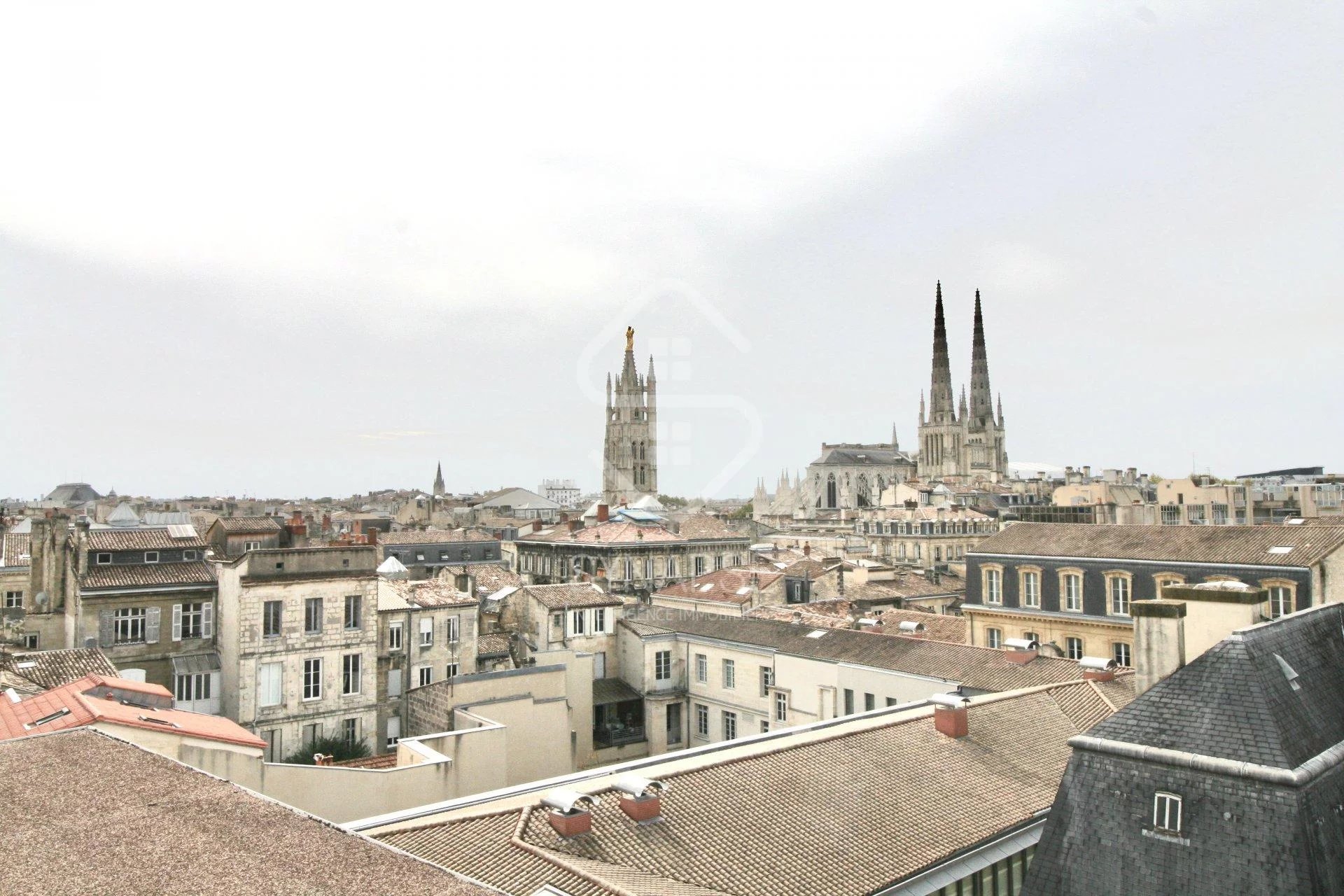 A vendre vaste duplex de 5 pièces au coeur de Bordeaux